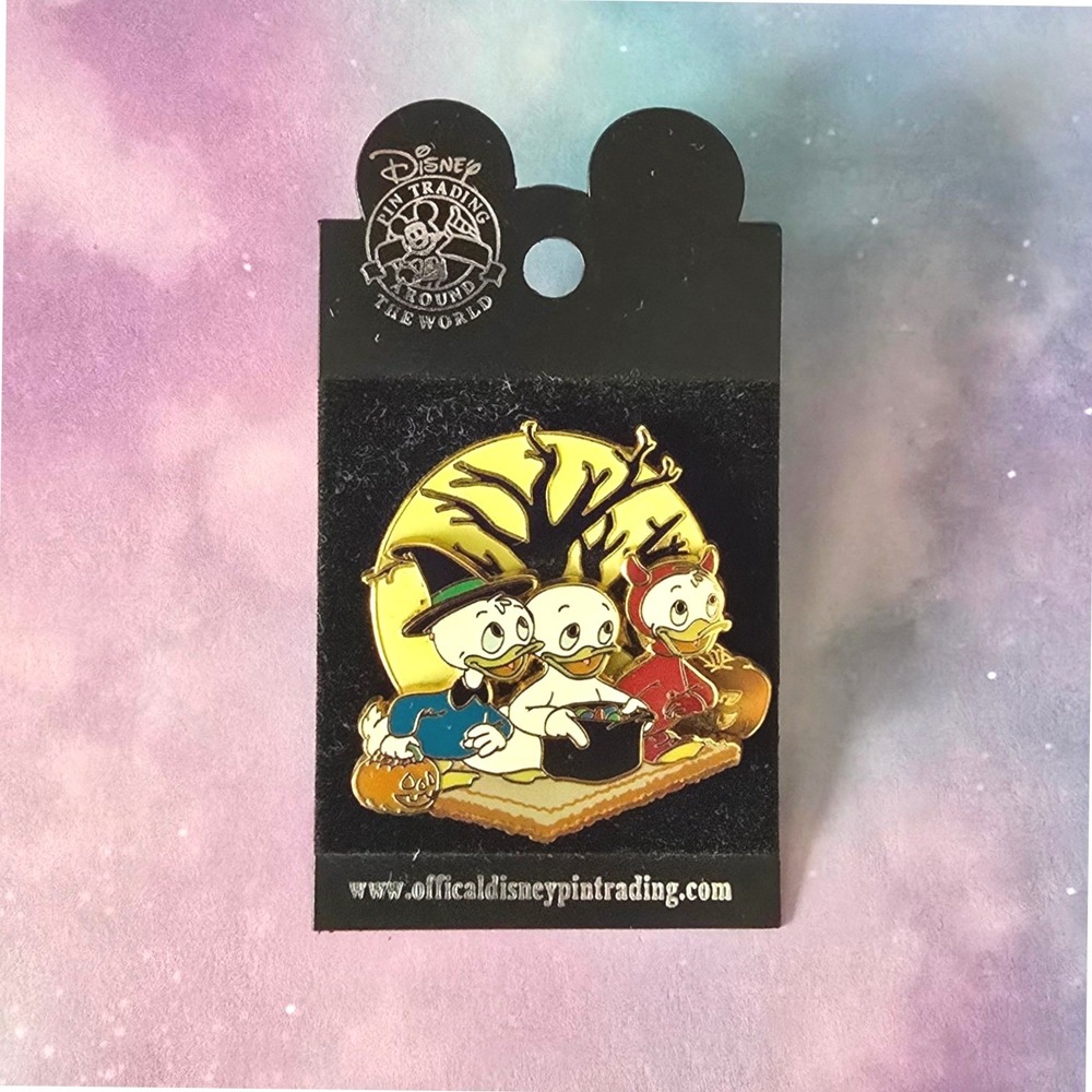 Disney Huey Dewey Louie Halloween 3D Trading Pin Trick or Treat 2005 Retired